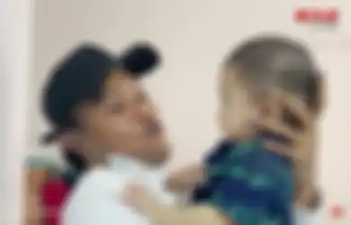 Begini Momen Haru Sule Bertemu dan Gendong Baby Adzam Setelah Digugat Cerai, Suami Nathalie Holscher: Masih Ingat Ayah Gak?