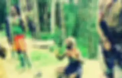 Mencekam, Diperlakukan Bak Penjahat yang Akan Segera Dihabisi, Beredar Video Warga Sipil Diadili KKB Papua di Tengah Hutan dan Ditodong dengan Senjata Api hingga Dipaksa Lakukan Ini