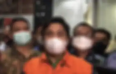 Diduga Terima Suap Lebih dari Rp104,3 Miliar, Mardani Maming yang Sempat Buron Akhirnya Menyerahkan Diri ke KPK, Fotonya Saat di Gedung KPK Langsung Jadi Sorotan