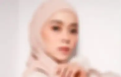 'Enggak Ikut Senyum', Bikin Netizen Merinding, Viral Potret Wajah Lesti Kejora Beda dengan Pantulan Bayangannya, Ini Kata Manager Sang Pedangdut