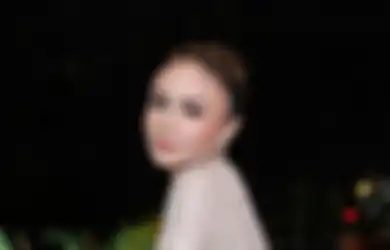Tak Mau Kalah dari Adiknya yang Pakai DNA Ikan Salmon, Yuni Shara Pilih Lendir Ini Jadi Masker Muka, Hasilnya Terbukti!