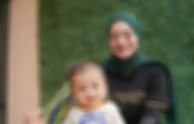 Bahagianya Nathalie Holscher Usai 2 Tahun Jadi Mualaf, Berangkat Umrah Ajak Adzam hingga Para Karyawan: Mau Bikin Mereka Seneng