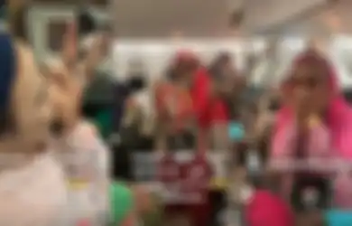 'Buset, Toko Emas Pindah', Uniknya Tradisi Jamaah Haji Asal Bugis, Pakai Seabrek Perhiasan hingga Dandan Kece Sampai Disorot Media Internasional