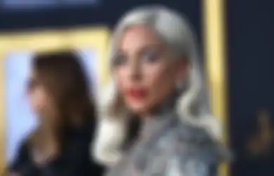 Ada Badai Petir, Lady Gaga Menangis Saat Hentikan Konsernya! 
