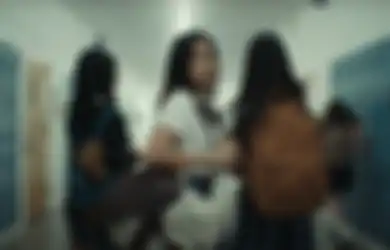 Musik Video High School in Jakarta Milik NIKI Dibintangi Para Sahabat Termasuk Rich Brian
