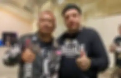  Turtles Jr. Manggung di Inggris, Buux Frederiksen Ketemu Idolanya, Lars Frederiksen Rancid!