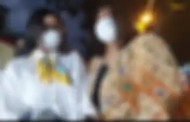 Pakai Masker Wajah Tertutup Setengah, Sosok yang Datang ke Mako Brimob Dicurigai Bukan Istri Ferdy Sambo, Kuasa Hukum Brigadir J: Yang Kulihat Nangis-nangis Itu Mirip Pengacaranya