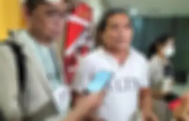 Baru 3 Hari Ditunjuk Jadi Kuasa Hukum Bharada E, Deolipa Yumara Meradang Ditekan Cabut Perkara Sampai Minta Tolong ke Jokowi: Perhatikan Keselamatan Saya Juga