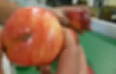 4 Waktu yang Enggak Disarankan untuk Makan Apel. Enggak Menyehatkan!