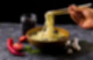 Aneka Tips Harian, Iseng-iseng Masukan Minyak Goreng Saat Merebus Mi Instan, Gak Nyangka Hasilnya Bikin Seisi Rumah Takjub