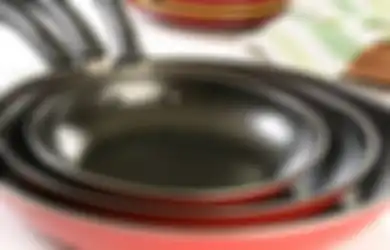 Aneka Tips Harian, Wajan Berkerak Mendadak Kinclong seperti Baru Kalau Dicuci Pakai Bahan Ini, Buruan Dicoba!