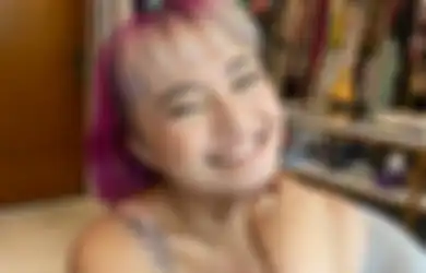 Pamer Foto Genggam Tangan Seseorang, Unggahan Marshanda Sukses Curi Perhatian Netizen, Siapa Sosok si Pemilik Tangan Jadi Sorotan