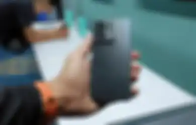 Spesifikasi & Harga OPPO Reno8 5G, Punya Charger & Performa Lebih Kencang