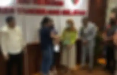 'Saya Mohon Maaf' Kasus Pencurian Cokelat di Alfamart Berakhir Damai, Terlapor Mariana Ahong Ternyata Punya Kelainan Ini