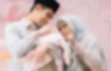 Potret Menggemaskan Baby Moana Berhijab Banjir Pujian, Memon Kebersamaan Ria Ricis dan Sang Buah Hati Trending di YouTube