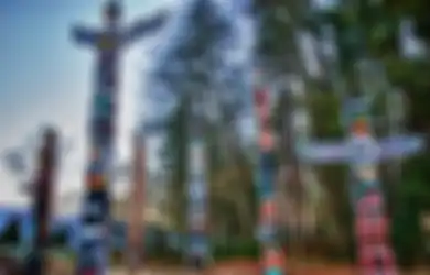 Tiang Totem Pemakaman, Ritual Pemakaman Kuno Suku Haida yang Sederhana untuk Rakyat Jelata, Jenazahnya Diperlakukan Seperti Ini Agar Muat dalam Kotak Kecil yang Akan Ditaruh di Tiang Totem