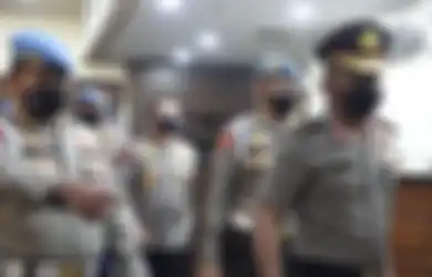 Resmi Dipecat Setelah Sidang Kode Etik, Ferdy Sambo dengan Bungkam Dikawal Personel Propam, Akan Ajukan Banding, Bagaimana Tanggapan Polri?