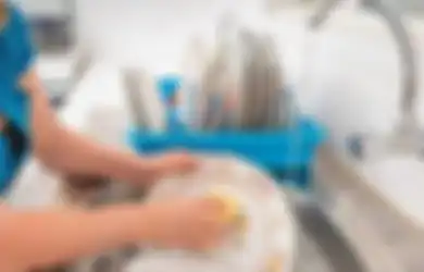Aneka Tips Harian, Nggak Perlu Stres, Cukup Pakai Bahan Alami di Dapur ini Ampuh Hempas Piring dengan Noda Membandel