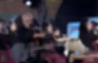 Iwan Fals Nyanyi dan Ikut Dance Lagu 