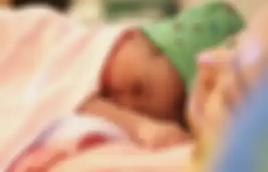 Roro Fitria Lahirkan Buah Cintanya dengan Andri Irwan Secara Normal, Sang Aktris Ungkap Kebahagiaannya Usai Alih Status Jadi Ibu
