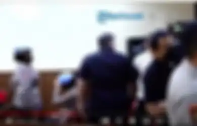 Bukan Putri Candrawathi, Wanita Diduga Polwan Ini Jadi Sorotan Usai Usap Air Mata Setelah Ferdy Sambo Dipecat, Siapakah Dia?