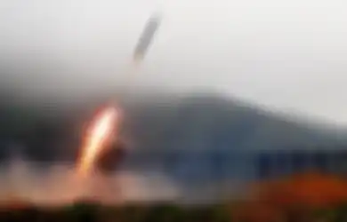 Bak Melawan Kehendak Tuhan dengan Senjata Militer, Begini Cara Nekat China Gunakan Senjata Militernya Untuk Ciptakan Hujan Buatan, Padahal Efeknya Mengerikan 