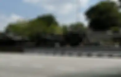 Niatnya Pamer Kekuatan di Hadapan Publik, Terekam Momen Tank Malaysia Macet di Jalanan, Komentar Pedas Netizen Langsung Jadi Sorotan