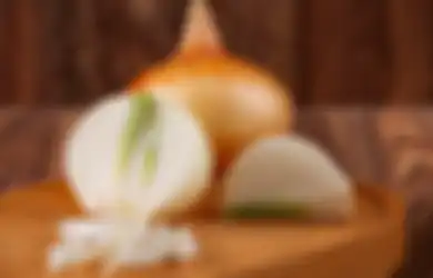 Aneka Tips Harian, Cuma Siapkan Satu Siung Bawang Bombay Mentah Kemudian Lakukan Hal ini Ampuh Hilangkan Karang Gigi