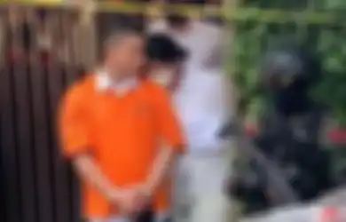 Tertunduk Sepanjang Rekonstruksi Pembunuhan Brigadir J, Putri Candrawathi Tenteng Tas Mewah Tembus 2 Digit Seharga Sepeda Motor