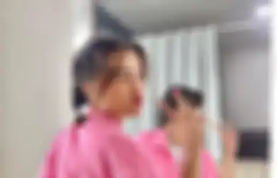 'Makin Gak Ada Adap', Fuji Jadi Bulan-bulanan Warganet Usai Tulis Komentar Ini di Foto Background Biru Celine dan Marshel, Dianggap Kelewatan dan Tak Sopan