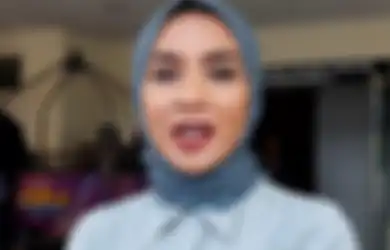 Masih Ingat Enno Lerian? Mantan Penyanyi Cilik Ini Curhat di Medsos Keluarganya Terlilit Hutang Pinjol, Kini Pilih Bungkam: Nggak Mau Komentar