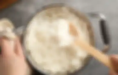 Aneka Tips Memasak, Gak Masalah Pakai Beras Murah, Asal Saat Masak Nasi Tambahkan 1 Bahan Ini, Hasilnya Bisa Bikin Seisi Rumah Nambah Terus