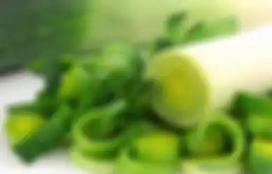 Aneka Tips Kesehatan, Mudah Saja Bikin Kolesterol Turun, Cuma Modal Minum Air Rebusan Daun Bawang di Pagi Hari