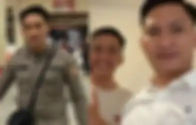 'Aku Ada Salah Apa Sama Kakak?' Adik Brigadir J Nangis Gegara Ulah Netizen Satu Ini, Reza Hutabarat Seka Air Mata Pakai Jaket!