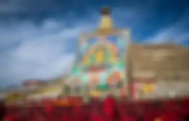 Festival Monlam Agung, Biara Labuleng, Tibet Timur, Ketika Para Biksu Lakukan Ritual Duduk Tanpa Ekspresi Meski Diterpa Badai Salju untuk Usir Roh-roh Jahat dan Demi Kebaikan Umat