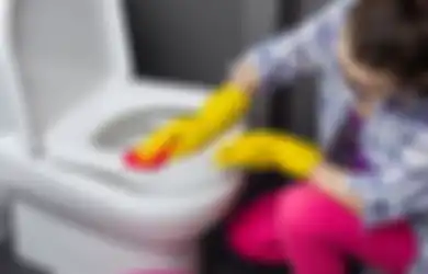 Aneka Tips Harian, Cuma Pakai Bahan Dapur ini Ampuh Atasi Kerak Kuning Membandel yang Nempel di Kloset Toilet, Dijamin Auto Kinclong Kembali