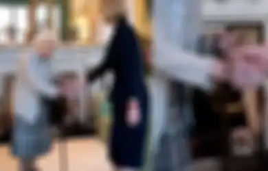 Tanda-tanda Kematian Ratu Elizabeth II Tampak Lewat Foto Ini, Tangan Menghitam hingga Foto Senyum Cerianya Seakan Berakting, Dokter Ungkap Kemungkinannya