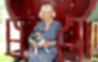 Ibunya Diangkat Jadi Permaisuri Kerajaan Inggris, Nasib Anak-anak Camilla Parker Jadi Sorotan, Ada yang Kerja di Dapur!