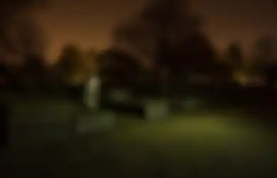 Tak Ingin Jauh dari Mendiang Ayahnya, Bocah Yatim Piatu Asal Boyolali Ini Rela Tidur di Makam Selama 2 Bulan hingga Lakukan Hal Tak Terduga untuk Menyambung Hidup