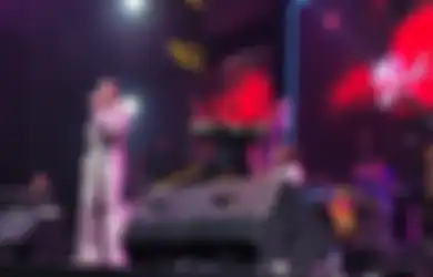 Tampil di Flavs Festival 2022, Marion Jola Bawain Beberapa Lagu Cover dari Playlistnya