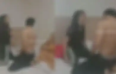 Bikin Geger Warga Sekitar, Oknum Polisi Ini Kena 'Ulti' Istri Sah Setelah Tak Kapok Jalin Hubungan dengan WIL: Dulu Saya Maafkan Sekarang Berbuat Lagi!