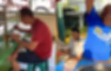 Ini Baru yang Namanya The Real Sultan, Tak Perlu Pamer Harta Duniawi, Aura Orang Terkaya di Indonesia Ini Tetap Moncer Meski Santap Makanan Gerobakan!