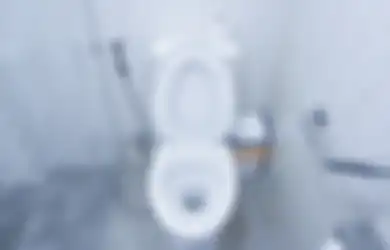 Cuma Modal Garam, Ternyata Begini Cara Ampuh Usir Cacing di Kamar Mandi