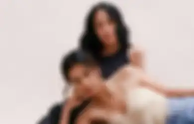 Wajahnya Bak Pinang Dibelah Dua dengan sang Ibu, Eva Celia Risih Disebut Kakak Beradik dengan Sophia Latjuba