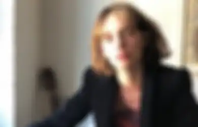 Bintang Stranger Things, Maya Hawke Rilis Single 'Luna Moth' dari Album Debutnya!