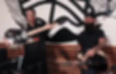 Momen Langka Fat Mike, Tim Armstrong, dan Tony Hawk Cover Lagu Operation Ivy!