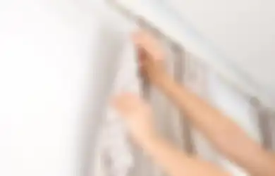 Berikut Beberapa Alternatif untuk Memasang Gorden Tanpa Membuat Lubang di Dinding!