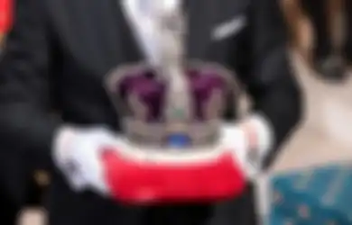 Mengapa Raja Charles III yang Warisi Takhta Kerajaan Inggris Belum Kenakan Mahkotanya?