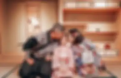 Diimpikan Anak Boken Home, Foto Pipi Gempi Dicium Gisel dan Gading Marten Viral