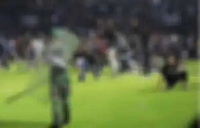 Selamat dari Kerusuhan Stadion Kanjuruhan, Netizen Bagikan Kronologi Kepanikan Penonton Karena Gas Air Mata